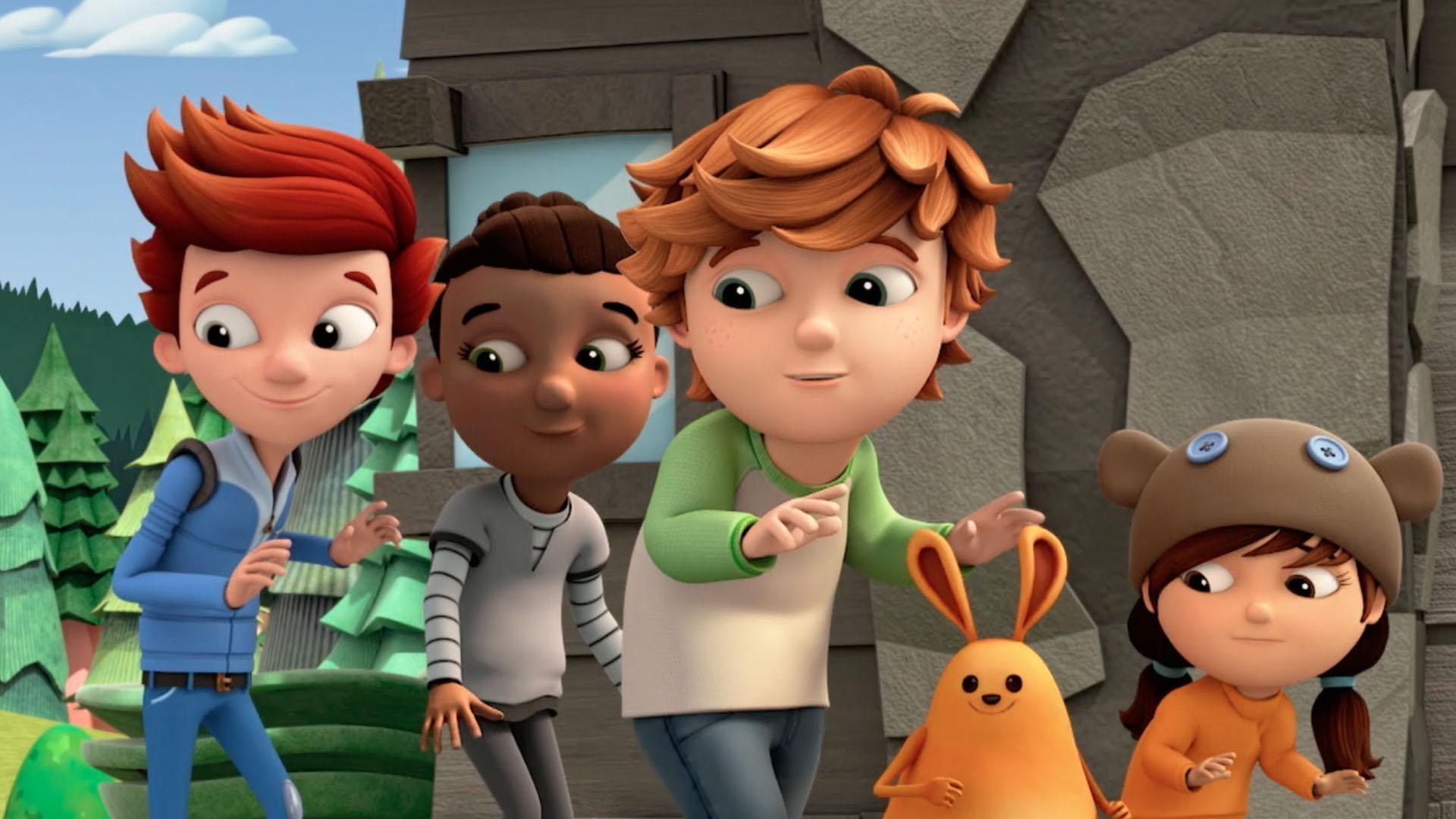 The kids find a bird in Jet's backyard.