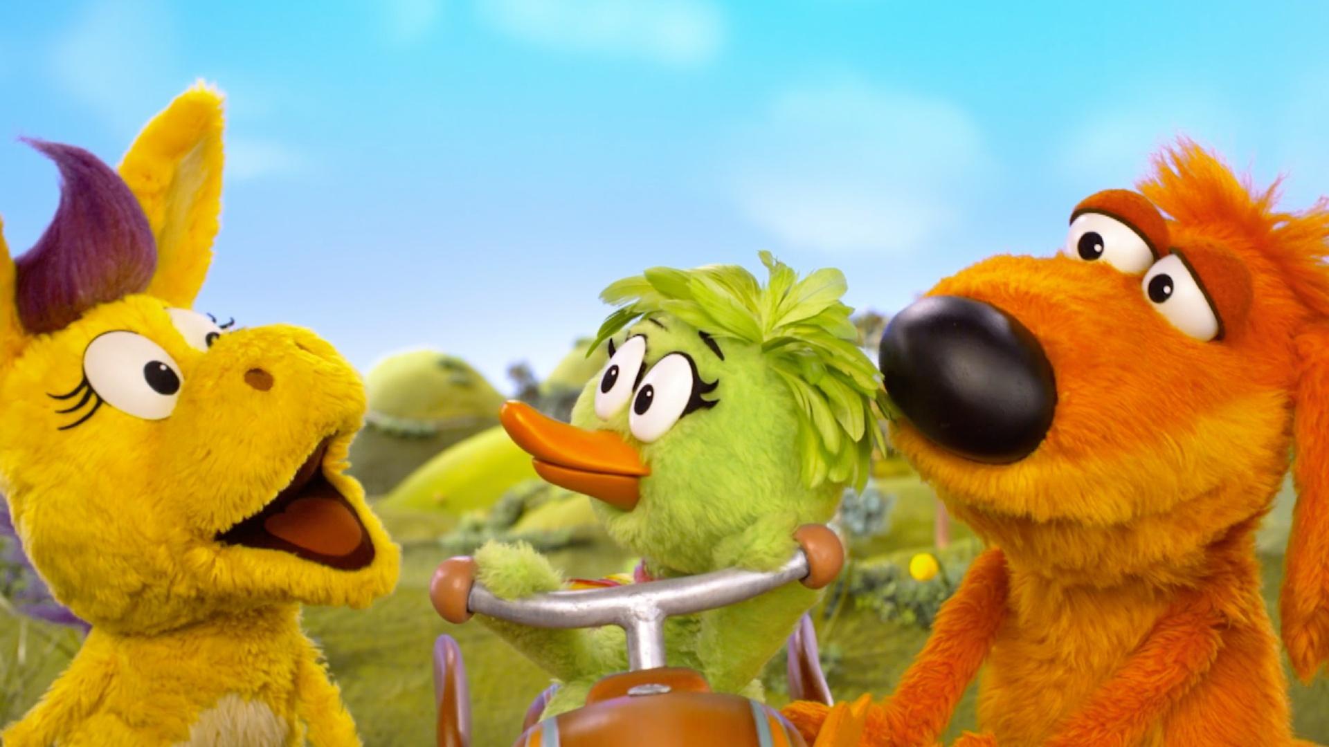 Duck Duck tries to ride Harriett’s Swoop-a-rino./Donkey takes Duck Duck on an adventure.