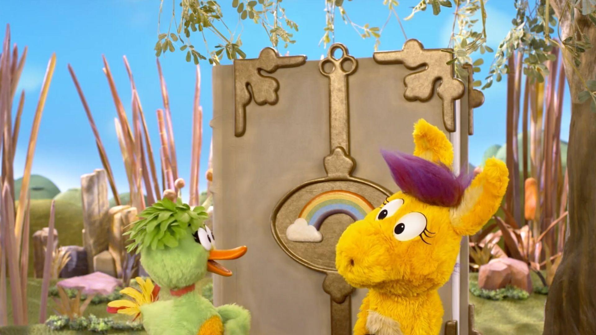 Cousin Hodie tries a new tree swing./Donkey and Duck Duck read a very big book.